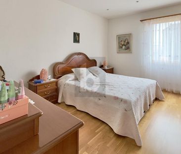 GENEROUS, LIGHT-FLOODED AND CENTRAL - Photo 2