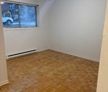 Bel appartement 3 1/2 Laval - Photo 2