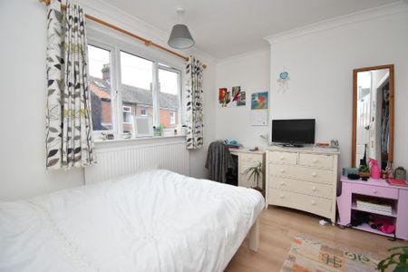 5 bedroom terraced house to rent - Photo 4