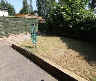 3 bedroom semi-detached house to rent - Photo 3