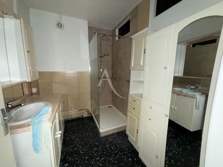 Location Appartement 5 pièces 114m² - Photo 4