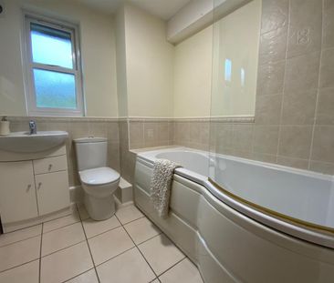 2 bedroom Flat To Let - Photo 5