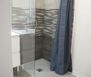 A LOUER STUDIO MEUBLE PROCHE CENTRE VILLE ET GARE ST QUNETIN 02100 - Photo 5