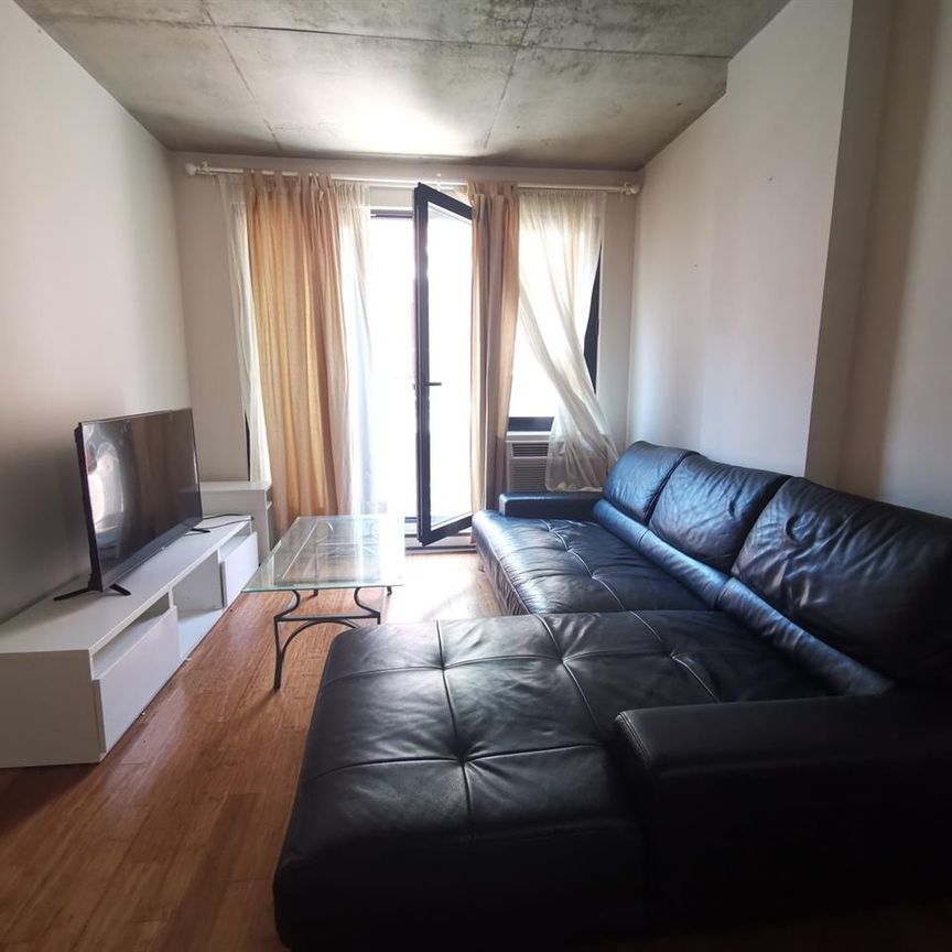 1 Bedroom - 1414 Rue Chomedey, Montréal - Photo 1