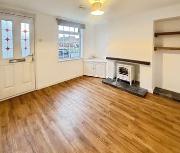 2 bedroom character property to rent - Photo 1