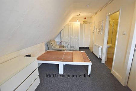 1 Bedroom Studio - Photo 2