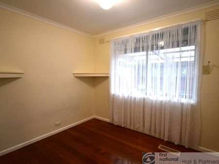 4 Bedroom house in a great location - Photo 5