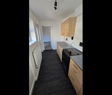 2 Bed Terraced House, Ladysmith Street, NG2 - Photo 2