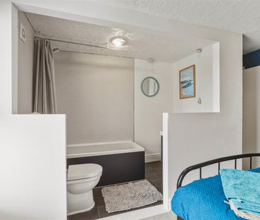 North Hill, Plymouth - Photo 2