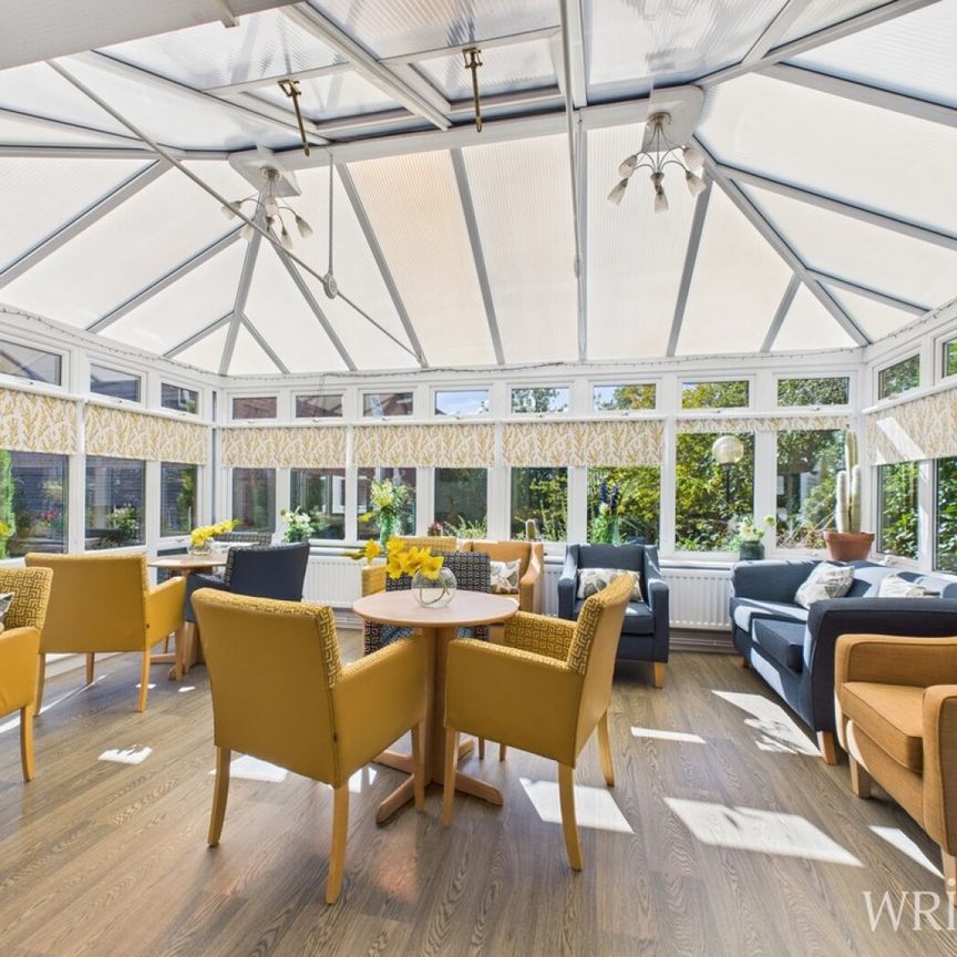1 bedroom End Terraced Bungalow - Greenfields, South Drive, Cuffley - Photo 1