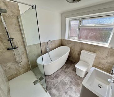 3 bedroom semi-detached house to rent - Photo 4