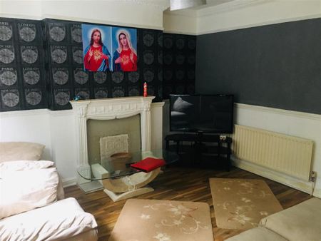 3 bedroom terraced house to rent - Photo 3