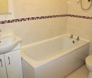 2 bedroom semi-detached house to rent - Photo 4