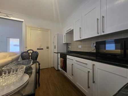 1 bedroom flat to rent - Photo 5