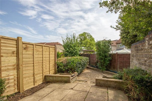 2 bedroom end of terrace house to rent - Photo 1