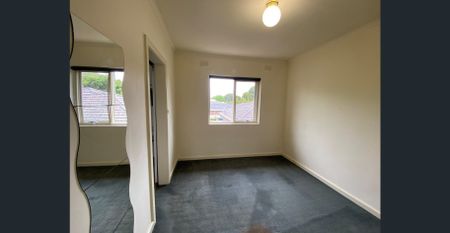 First Floor Flat | Close to Monash University, Transport & Koornang Road Shops - Photo 4