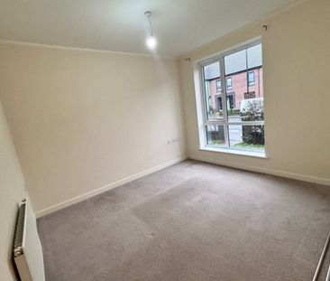 Hawthorn Avenue, HULL - Photo 1