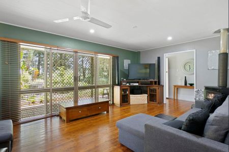 Spacious Family Home - Photo 3