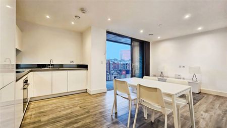 Fairfield Avenue, Staines-upon-Thames, Surrey, TW18 4JH - Photo 5