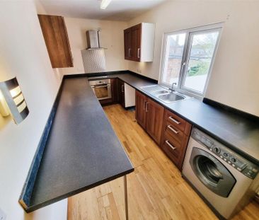 2 Bedroom Apartment to Rent in High Street, Rushden, NN10 - Photo 4