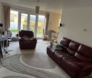 3 Bed link detached house to let in Waterstone Park, Greenhithe - Photo 2