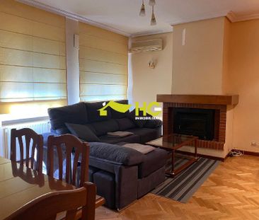 Piso de alquiler en Centro - Photo 2