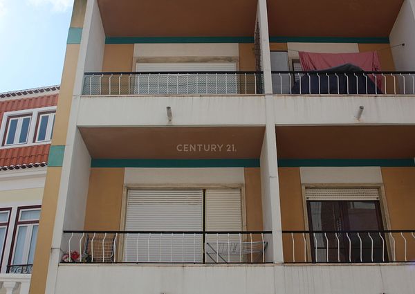 " RESERVADO" Apartamento T1 Mobilado e Cozinha equipada centro de Algés