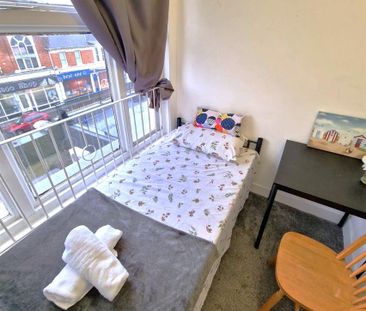 Poole Hill, Bournemouth - Photo 1