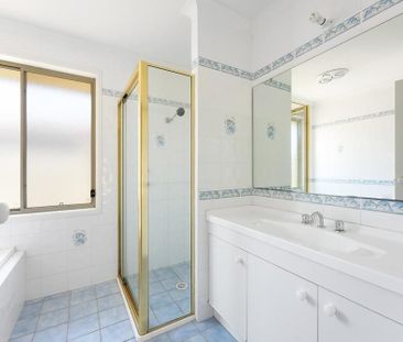 Discover your perfect family retreat, nestled in the heart of Casula! - Photo 4