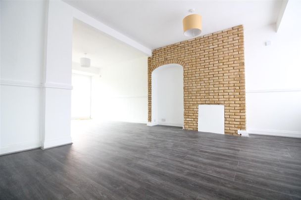Hillbourne Close, Hayes - Photo 1