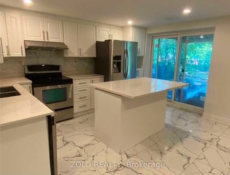For Lease - 236 Renforth Drive, Toronto, Ontario - Photo 2
