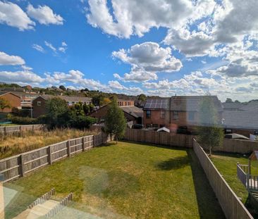 4 bedroom detached house to rent - Photo 2