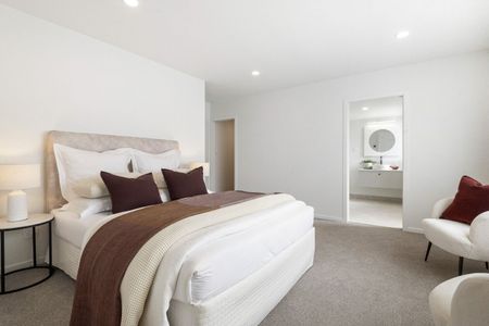 Luxury Living in the Heart of Devonport! - Photo 3