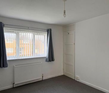 3 bedroom end of terrace house to rent - Photo 3