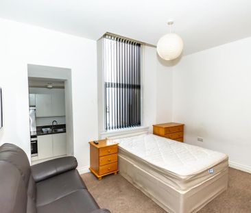 Studio to rent - Photo 2