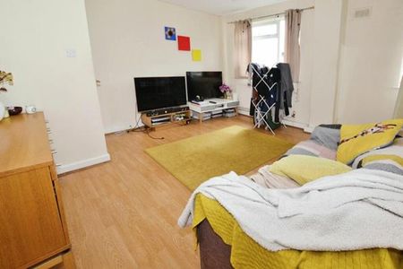 2 Bed Flat, Redmires Court, M5 - Photo 3