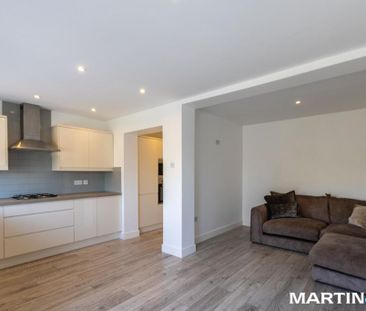 3 bedroom semi-detached house to rent - Photo 5