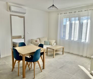 Location Appartement 3 pièces 54m² LA SEYNE SUR MER 83500 - Photo 2