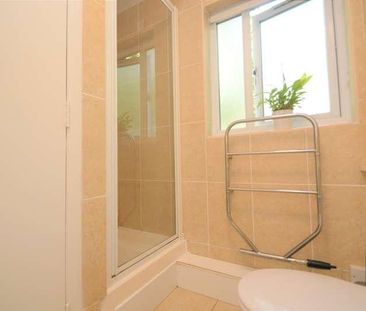 Red Lion Lane, London, SE18 - Photo 4