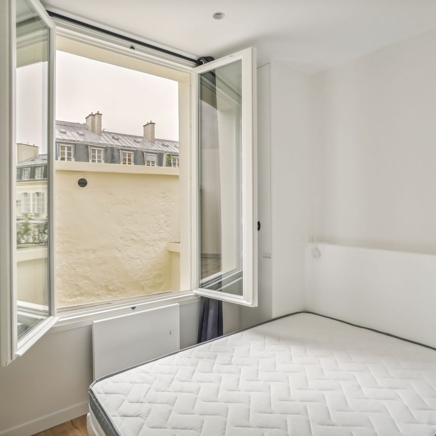 Location Appartement Paris 7 2 Pièces 35 m² - Photo 1