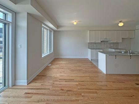 For Lease - 120 Tennant Circle, Vaughan, Ontario - Photo 4