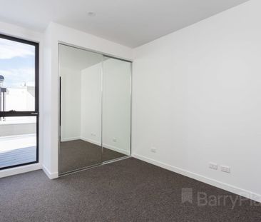 Townhouse living in Tribeca Village - Photo 1