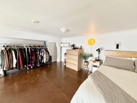 SPACIOUS LARGE TWIN SHARE ONE BEDROOM LOFT STYLE AT BROADWAY - Photo 3