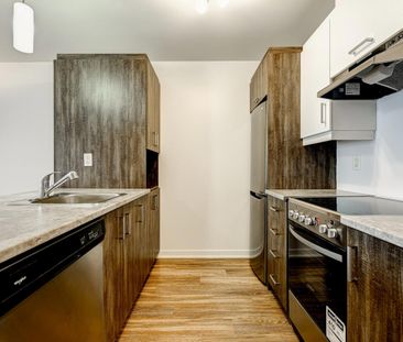 1 chambre - 173 Boulevard Armand-Frappier, Sainte-Julie - Photo 1