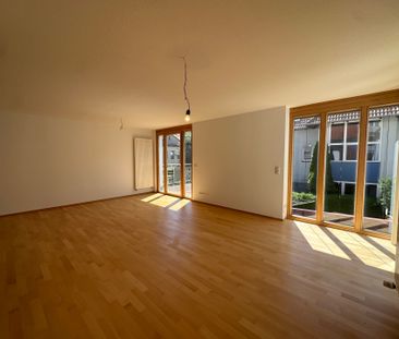 Großzügige 4-Zimmer Wohnung mit sonnigem Balkon in begehrter Lage i... - Photo 1