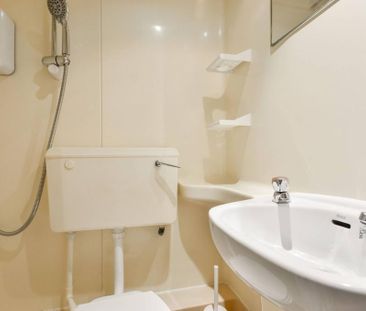 Flat 21 West Cromwell Road, Earls Court SW5 9QL - Photo 5