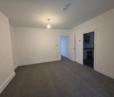 2 bedroom semi-detached bungalow to rent - Photo 2