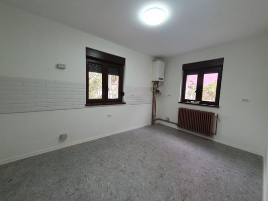 De inchiriat 3 camere la parterul unei Vile- - Photo 1
