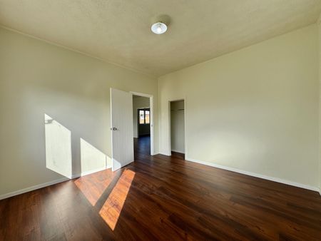 8A Hill Road, Papatoetoe, Auckland - Photo 2