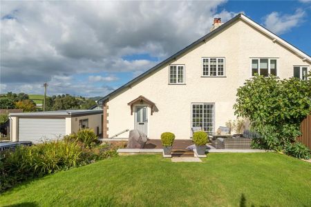 4 bedroom semi-detached house to rent - Photo 4